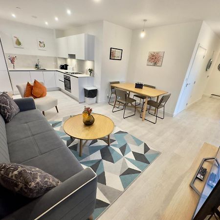 3Bedroom, 2Bathroom, Balcony,Luxury Flat Westfield Londen Buitenkant foto