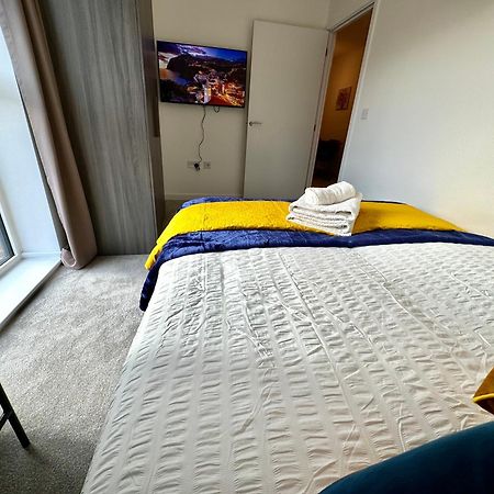 3Bedroom, 2Bathroom, Balcony,Luxury Flat Westfield Londen Buitenkant foto