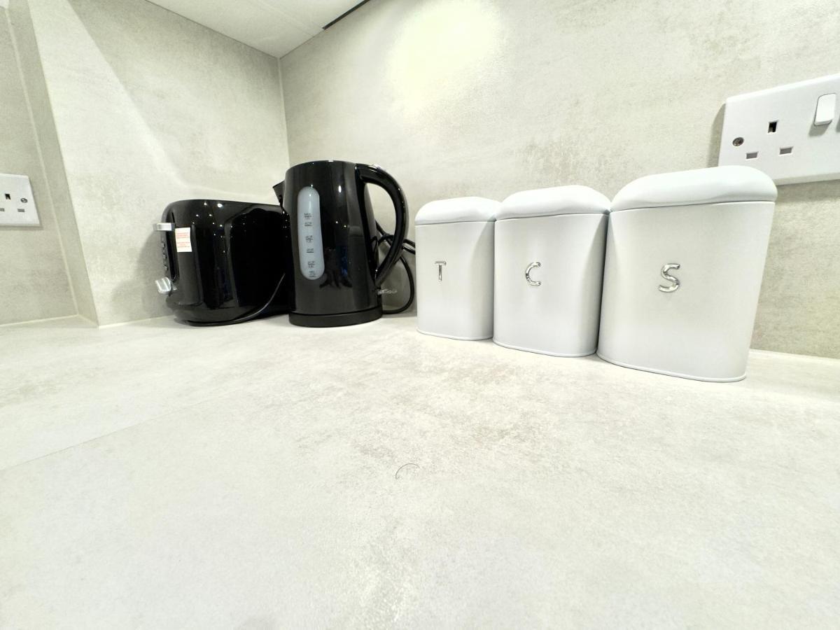 3Bedroom, 2Bathroom, Balcony,Luxury Flat Westfield Londen Buitenkant foto