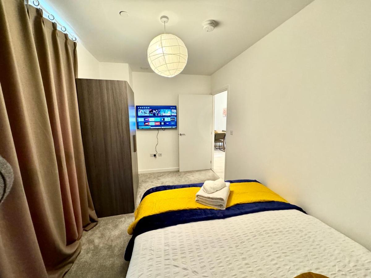 3Bedroom, 2Bathroom, Balcony,Luxury Flat Westfield Londen Buitenkant foto