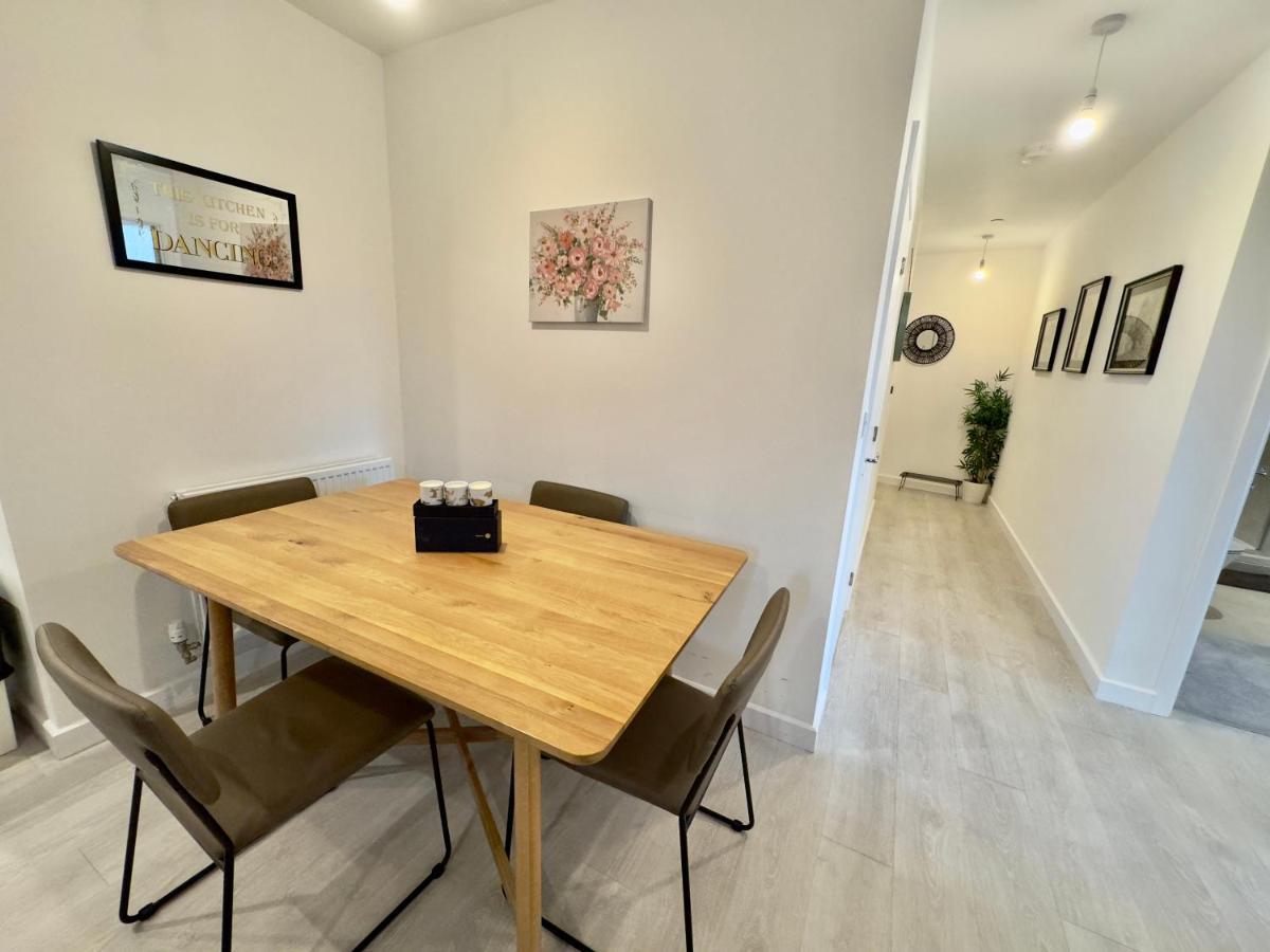 3Bedroom, 2Bathroom, Balcony,Luxury Flat Westfield Londen Buitenkant foto