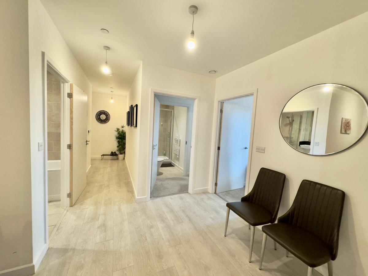 3Bedroom, 2Bathroom, Balcony,Luxury Flat Westfield Londen Buitenkant foto