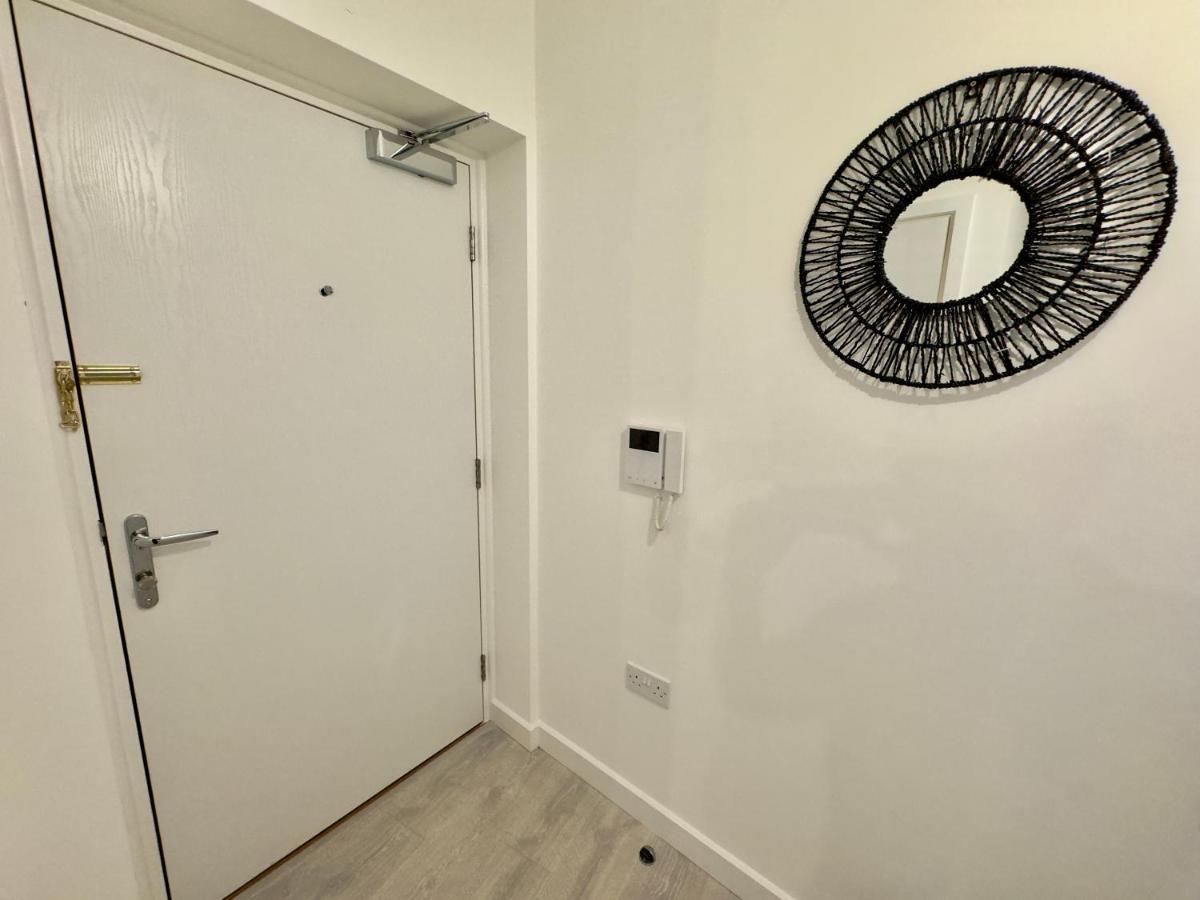 3Bedroom, 2Bathroom, Balcony,Luxury Flat Westfield Londen Buitenkant foto