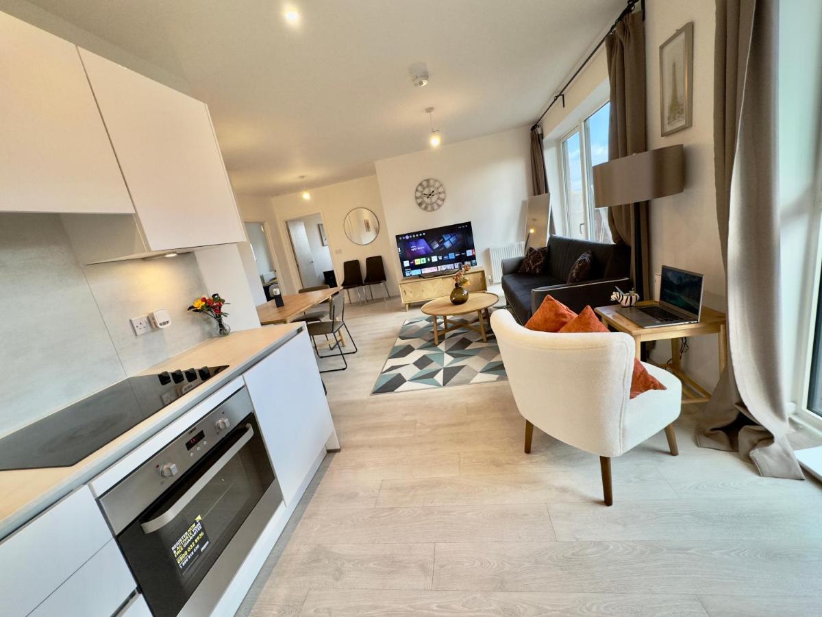 3Bedroom, 2Bathroom, Balcony,Luxury Flat Westfield Londen Buitenkant foto
