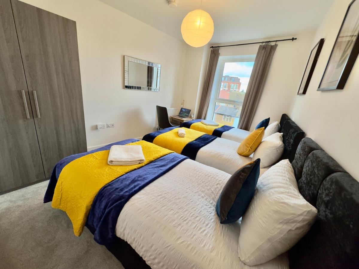 3Bedroom, 2Bathroom, Balcony,Luxury Flat Westfield Londen Buitenkant foto