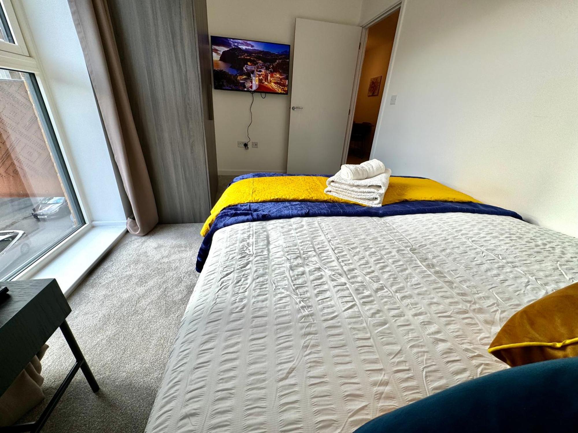 3Bedroom, 2Bathroom, Balcony,Luxury Flat Westfield Londen Buitenkant foto