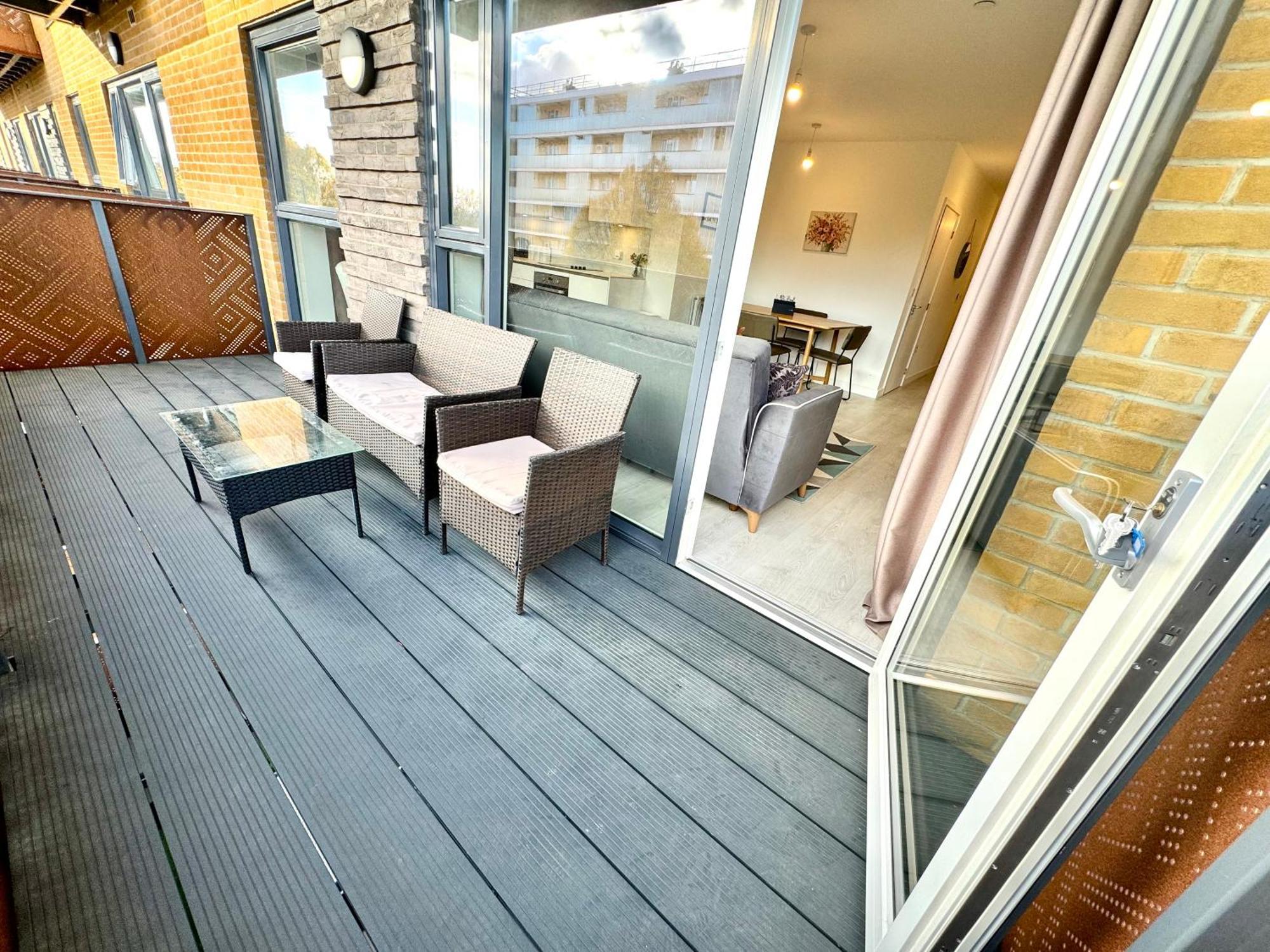 3Bedroom, 2Bathroom, Balcony,Luxury Flat Westfield Londen Buitenkant foto